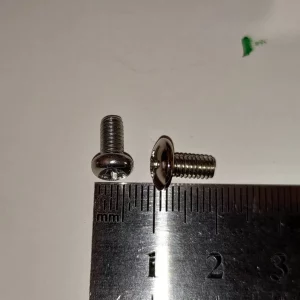 Tornillo M4×8 cabeza redonda Phillips (nickel plating)